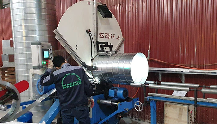 Máy sản xuất ống gió tròn xoắn hiện đại