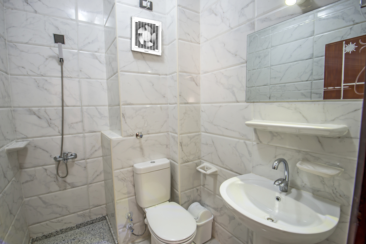 kích thước quạt hút mùi nhà vệ sinh 1