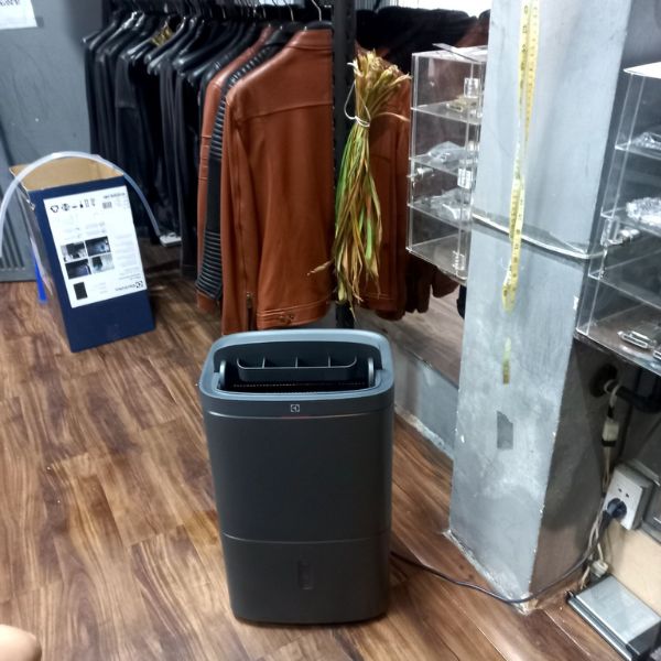 Chuc Nang Say Quan Ao Electrolux