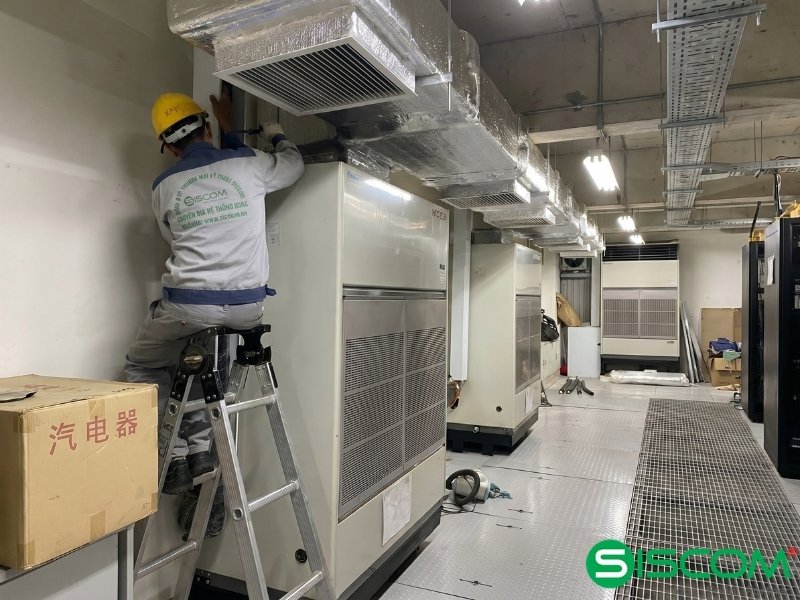 Điều hòa công nghiệp Daikin FVPR10RNY1/RUR10RNY1 4 Ứng dụng điều hòa Daikin FVPR10RNY1 lắp đặt tủ đứng tại nhà xưởng sản xuất 4HP